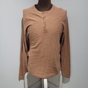 Hedge Men's Textured Cotton Long Sleeve Rolled Edge Henley Medium Camel Brown